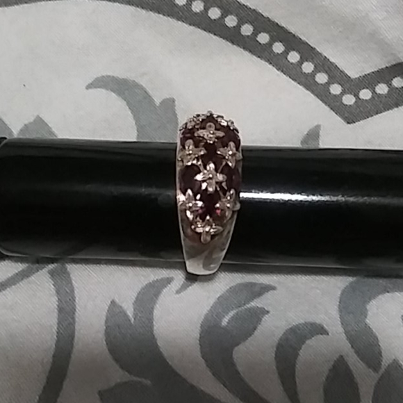 Ring - Picture 3 of 4